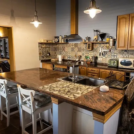 Explora, Country house