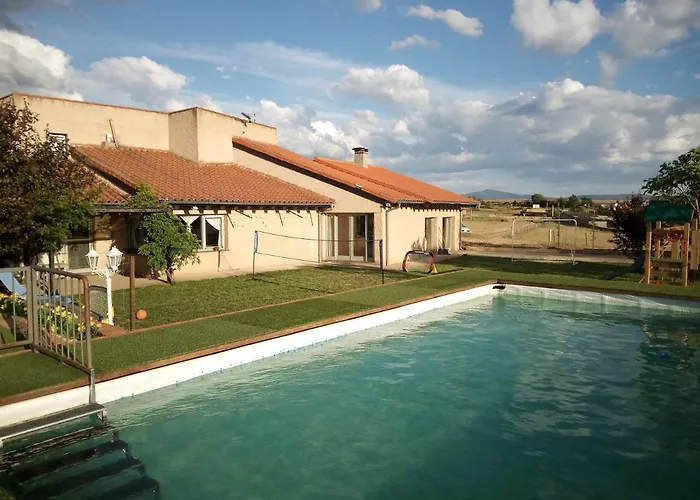 Explora, Hétvégi ház